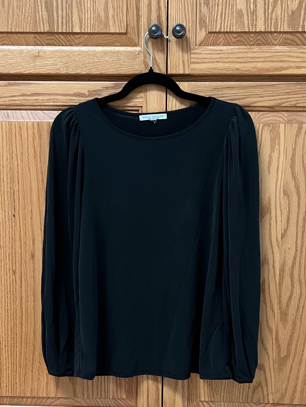 Green Envelope Black Long-Sleeve Puff Shoulder Top, GUC, No Tag, Measurements ⬇️
